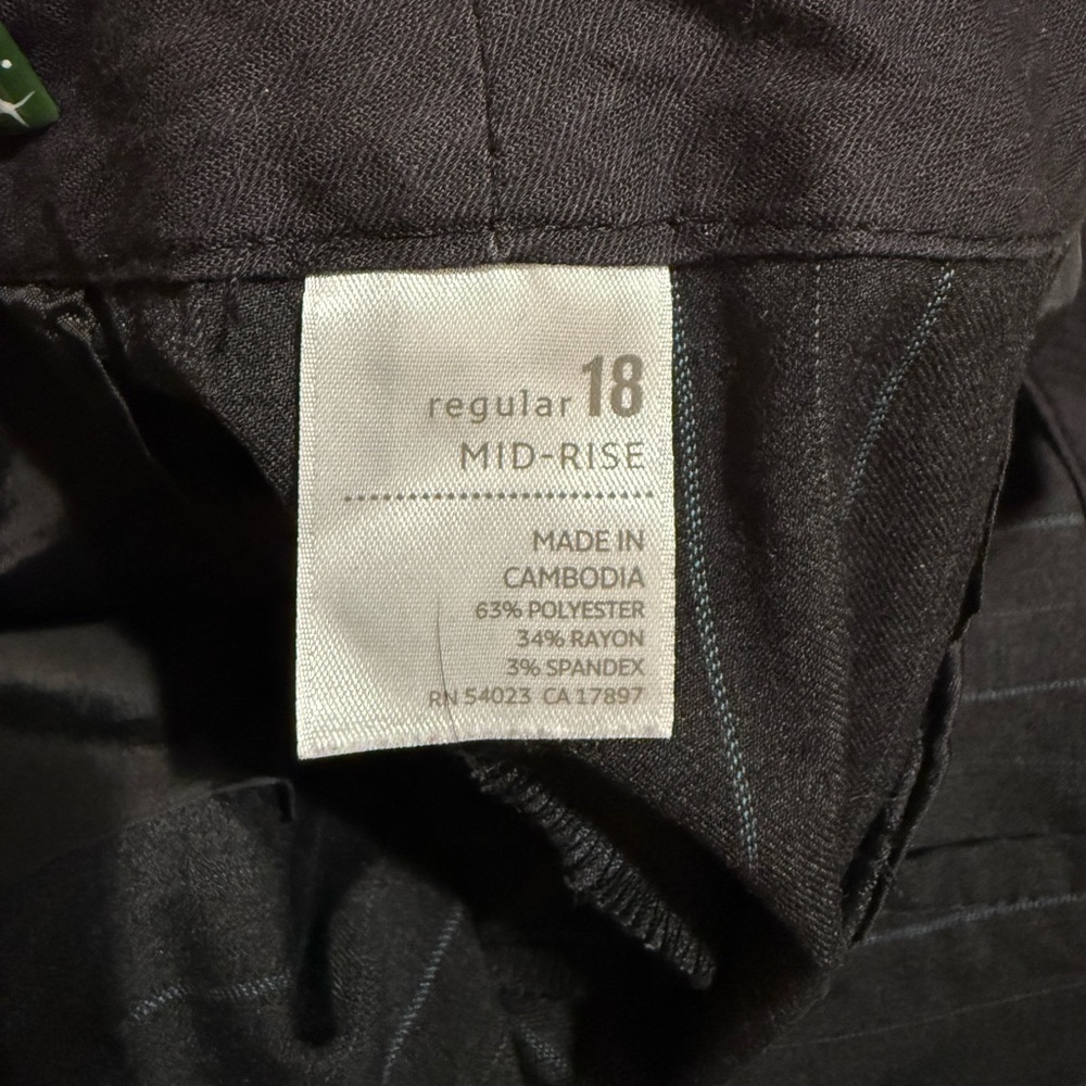 Old Navy Black Mid-Rise Trousers